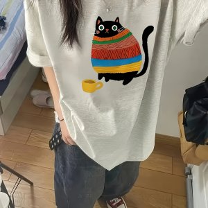 재미있는 만화 프린트가 있는 캐주얼한 루즈핏 반팔 티셔츠, 일상적인 착용에 이상적이고 매칭하기 쉽습니다.