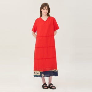 [베네통]2025 SUMMER 배색 니트 포인트 원피스 BAOP66531RD