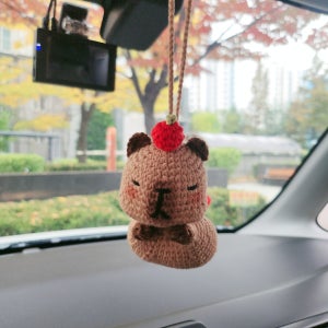 뜨개카피바라 인형 차량용품 차꾸미기 룸미러장식 새차선물, 한땀,지은