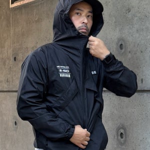 [험머] 그래픽 로고 패커블 경량 바람막이 후드 자켓 블랙 HB1JK3026MBK