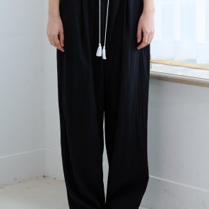 [핑크 파인애플] MORI RUSTLE NYLON PANTS_BLACK MORI RUSTLE NYLON PANTS_BLACK