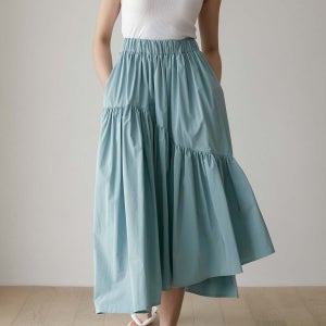 [페이리] Layla Tiered Side Slit Skirt (Sea Salt)