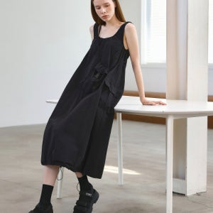 [하이파이브] 스트링 셔링 포인트 슬리브리스 미디원피스 HC5SOP015