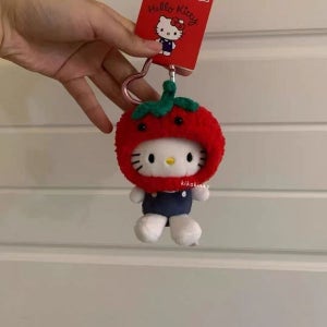 [마르테르] 헬로키티 키링 토마토 키링 키티 인형 키홀더 캐릭터인형 자동차 가방고리 열쇠고리