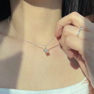 Snow flake necklace (눈꽃 은 꼬임) 실버목걸이, 스윔인더숲