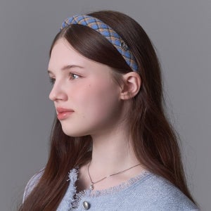 [롯데백화점] 화이트샌즈 여성 퍼플라벨 모던에트로체크 머리띠 테르니 LE1219514195