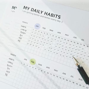 [러키펀치] 루틴 습관 목표달성 해빗트래커 B4 - 타임트래커 데일리 습관달력 목표 기록 시간 관리 루틴트래커 자기계발 투두리스트 갓생살기 챌린지 기록 체크 플래너