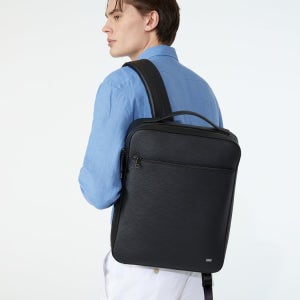 [닥스 액세서리 남성] [스테디셀러]블랙 로고프린트 소가죽 백팩 WBBA4F740BK