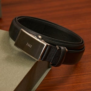 [닥스 액세서리 남성] [스테디셀러]블랙 로고장식 소가죽 벨트 WBBE4F622BK