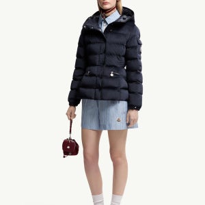 몽클레르 후드 벨루어 숏 다운 패딩 자켓 Barante Hooded Velour Short Down Jacket 1A0008389AZT779