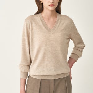 [the CASHMERE] 캐시미어 블렌드 브이넥 니트 탑 / CM2F3KTO010W_NL