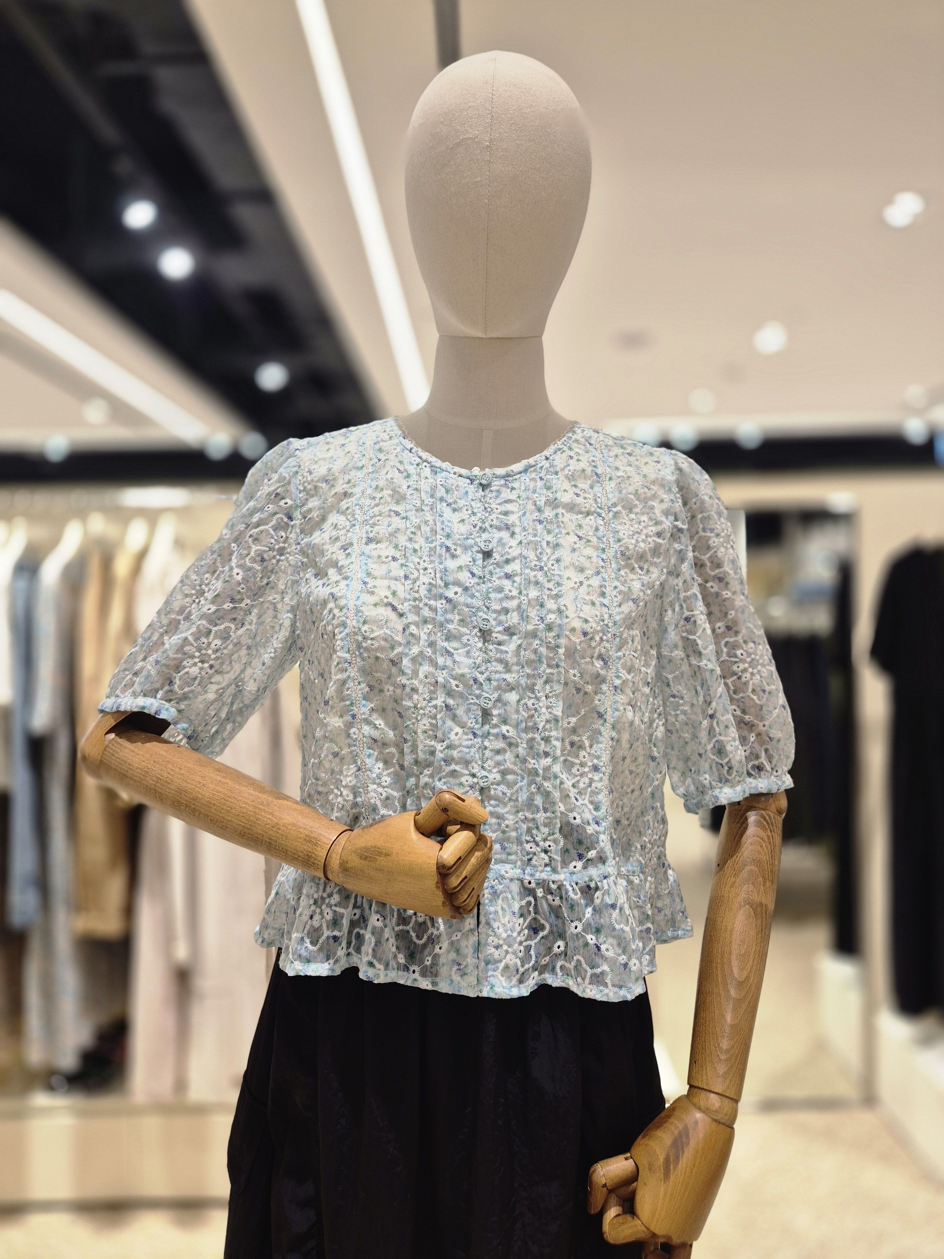 써스데이아일랜드 레이스 핀턱 블라우스 T244MBL244W