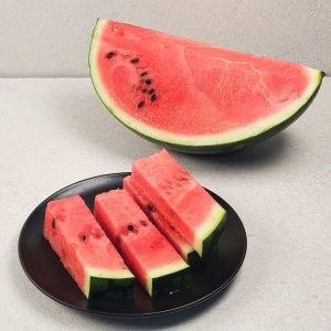 껍질 얇고 과육 꽉 찬 음성 맹동 수박 7kg 내외