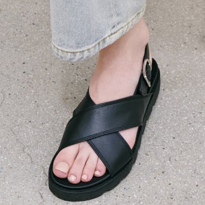 바이언스 Bps25002 크로스 스트랩 레인 샌들