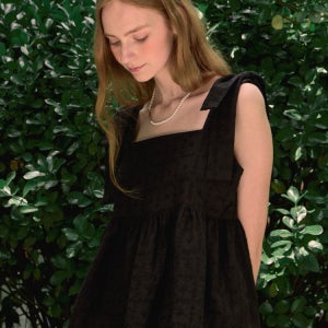 [논로컬] Bella Lace Ribbon Sleeveless Blouse - Black N25HMBL002BK