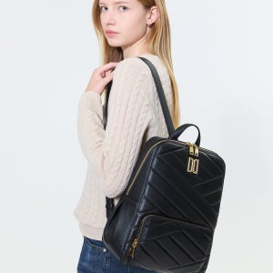 [닥스 액세서리 여성] [스테디셀러] 블랙 DD로고 소가죽 백팩 WCBA4F632BK