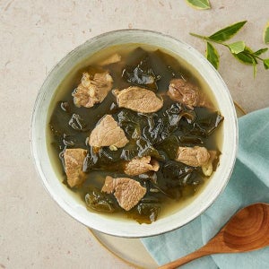 [더반찬 수제국] 쇠고기미역국(550g) x 6개