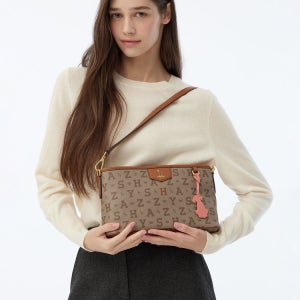 [헤지스 액세서리 여성] [스테디셀러] 브라운 이니셜로고 가죽 숄더백 WIBA4F041W2