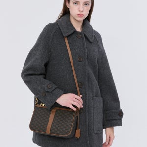 [헤지스 액세서리 여성] [스테디셀러] 브라운 이니셜로고 가죽 숄더백 WIBA4F802W2