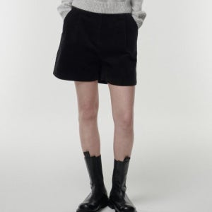[무신사 스탠다드 우먼] 우먼즈 원 턱 와이드 코듀로이 쇼츠 [블랙] MWCPHAZ01-BK