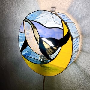 스테인드글라스 벽조명 달과고래 조명, 쎄알리스
