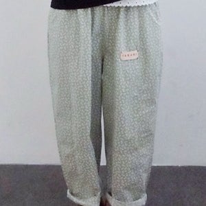 사라 흰꽃 배기 팬츠