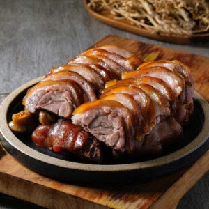 잡내 없이 황기의 향이 배어 든 순살 족발 300g(2인분) 3팩 족발편육 세트 , 비빔막국수 세트 , 명태회무침 세트