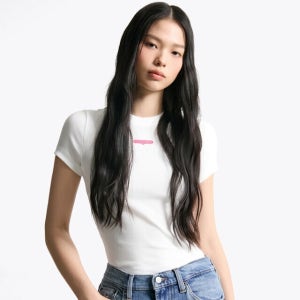 [AK분당점] [타미진스] 여성 슬림 라벨 티셔츠 T32F6TTO10TWT1YBL