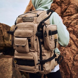 내셔널지오그래픽 N243ABG910 필드 엔지니어드 백팩 BEIGE