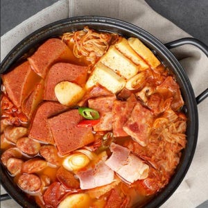 다채롭고 알차게 담은 송탄 서정리 부대찌개 1kg 3팩