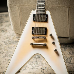 [PRS 케이블 증정!] Epiphone Flying V Prophecy - Aged White Tiger Burst (신품) - 24061520841
