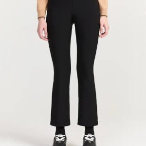 [닥스 골프 여성] 여성 25FW 부츠컷 보아 본딩 팬츠 DNMU5F903BK