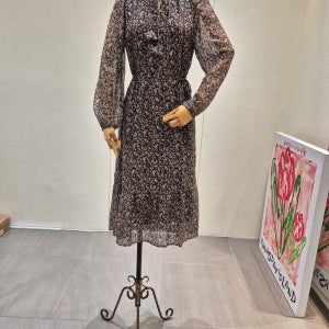 [롯데백화점] 써스데이아일랜드 A라인 패턴 중기장 원피스T246MOP144W LE1219910811