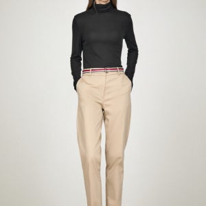 타미힐피거 우먼 슬림 텐셀 롤넥 롱 슬리브 T22E7TTO070WT1BDS