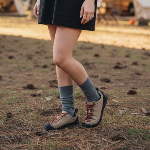 [킨] [재스퍼] 밝은 베이지 여성 스니커즈 KNSO5F301I1