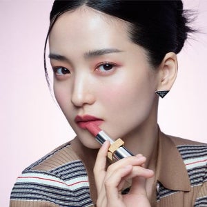 [롯데백화점] 프라다 뷰티 [단독] 프라다 모노크롬 립스틱 (+패러독스 1.2ML+쇼핑백) LE1219880453