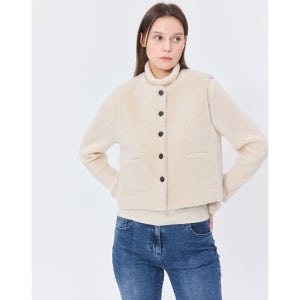 질스튜어트 뉴욕 여성 24FW 스테디셀러 베이지 포켓 양모피 베스트점퍼 WJJU4D501I1