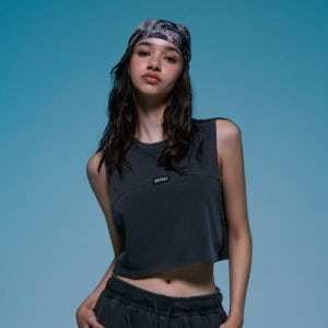 엠페브 반타 와펜 피그먼트 크롭 탱크 | 차콜 ME51WTS237CH-ME51WTS237CH