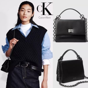 캘빈클라인 캘빈 클라인 40474WG 여자 가방 체인 스트랩 나파 그레인 가죽 숄더 크로스백