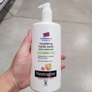 뉴트로지나 노르웨이젼 포뮬러 너리싱 노르딕 베리 바디 로션 450ml