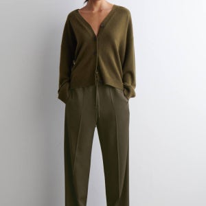 [COS 코스] 캐시미어 브이넥 가디건 (1288388004)