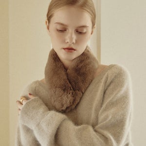 [닥스 액세서리] [DAKS MUFFLER][DAKS FUR] 여성 브라운 렉스퍼 머플러 DBMU5F986W3