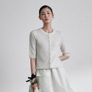 르네크루 25FW 화이트캐시미어100% 하프 가디건 TV상품