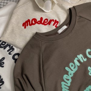 메이플 레터링 자수 7부 맨투맨[7부맨투맨,맨투맨,자수맨투맨,간절기룩,간절기맨투맨]