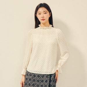 [JJ지고트] 플라워 레이스 프릴넥 블라우스 (CREAM) GPAA0BL131