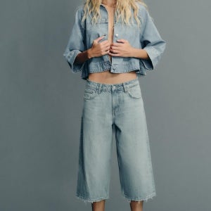 [국내발송] ZARA 여성 BERMUDA JORTS DENIM TRF 디스트로이드 로우라이즈 - 라이트 블루 371214
