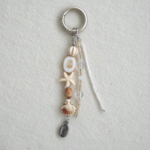 Gleaming pebbles _Ivory 키링, 모양집 Moyangzip