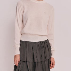 [베르니스] 울캐시 톤온톤 로고 자수 니트 BE24A3FRP2591 19AIKAC2UMT