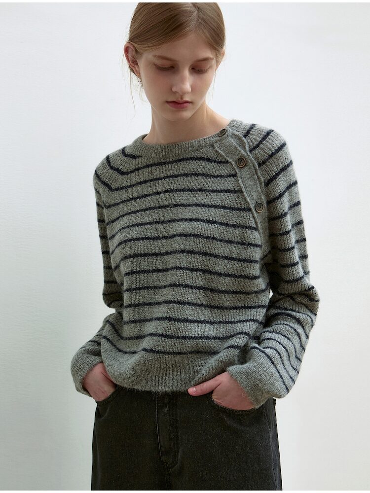 [닉 앤 니콜] STRIPE BUTTON SWEATER_GRAY 회색(앤틱실버) FW94