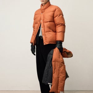 [일꼬르소] 유러피안 구스 모노크롬 스냅 다운 오렌지 IEJU5F005O2